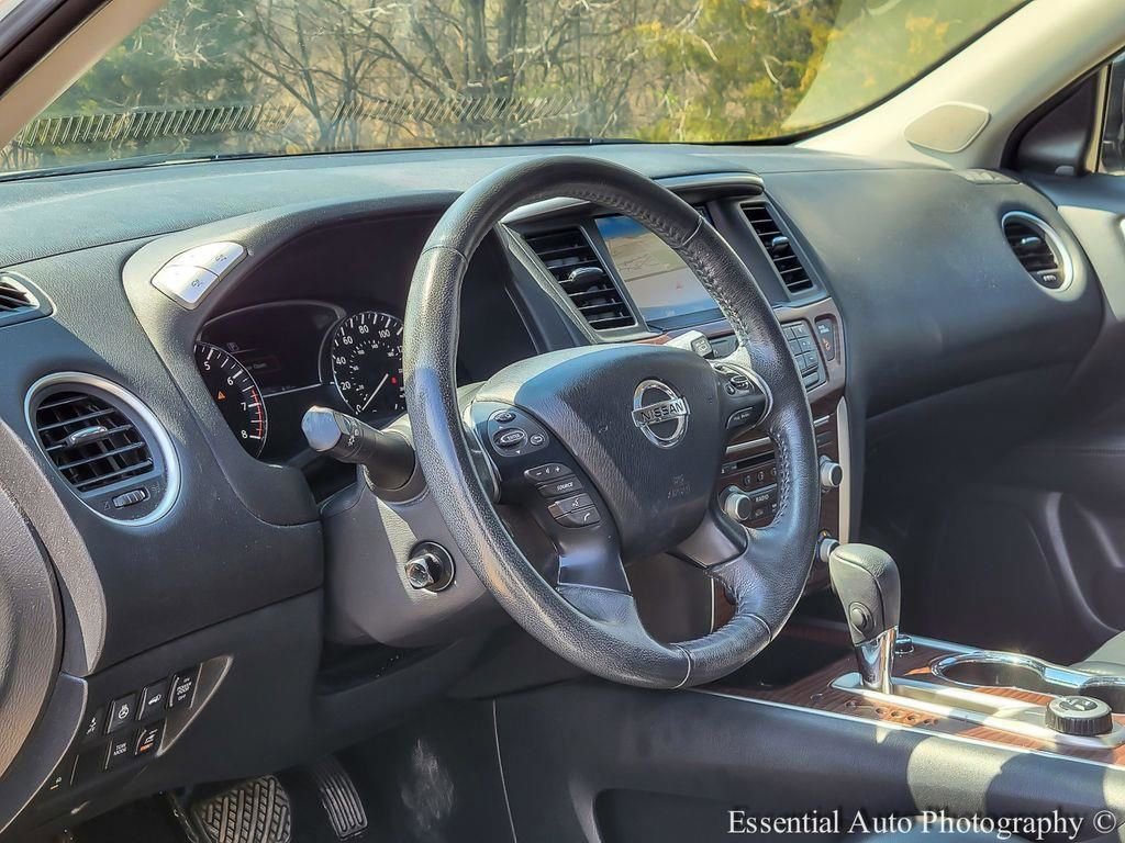 Used 2017 Nissan Pathfinder Platinum image 7