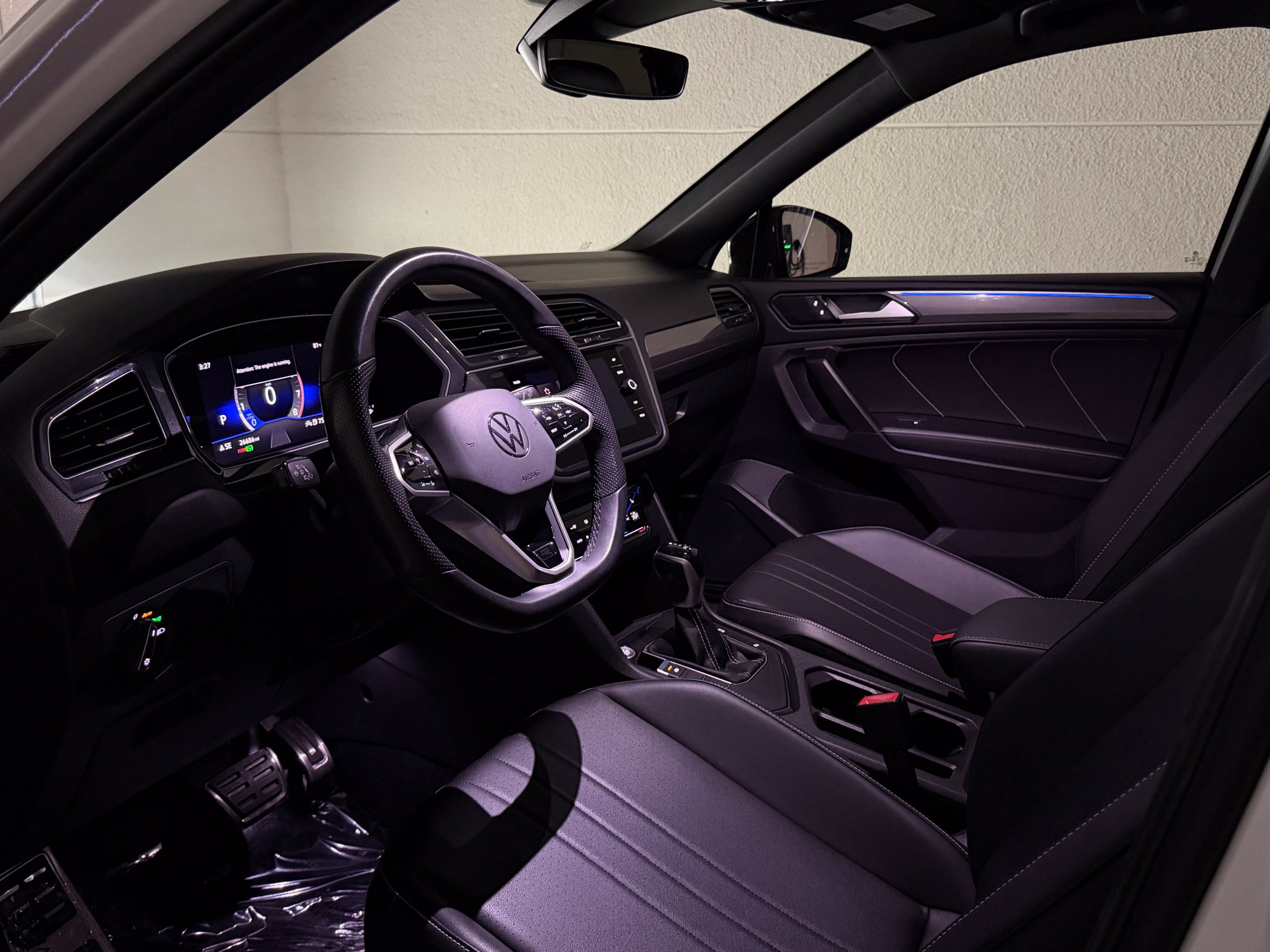 Certified 2023 Volkswagen Tiguan SE R-Line FWD image 49