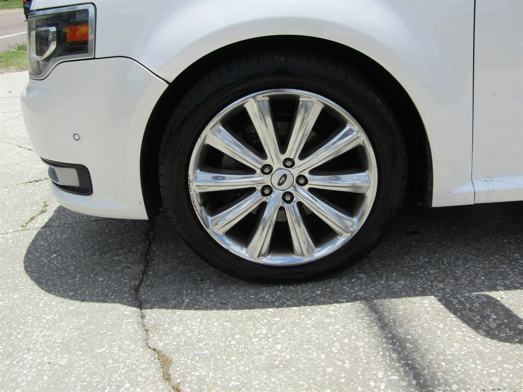 Used 2013 Ford Flex Limited AWD/4WD image 16