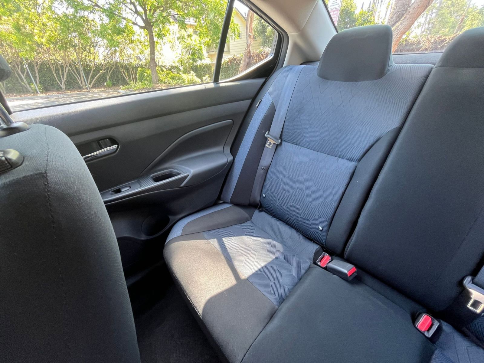Used 2025 Nissan Versa SV FWD image 37