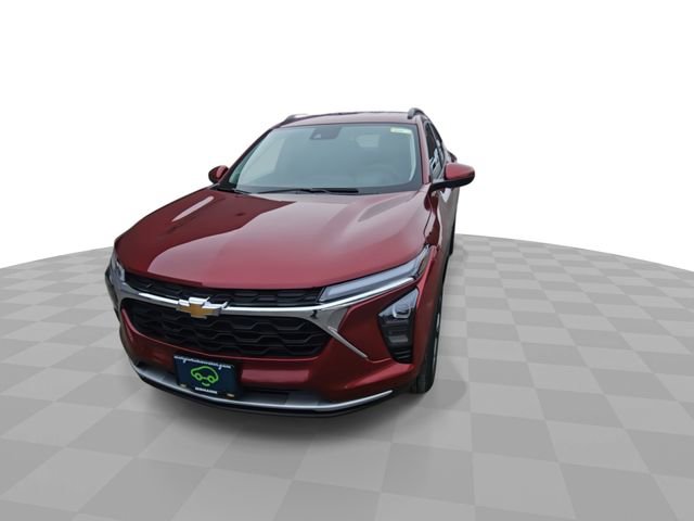 Used 2025 Chevrolet Trax LT w/ LT Convenience Package image 3