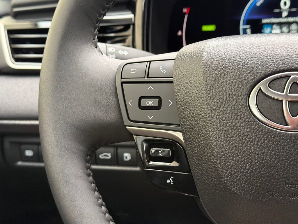 Used 2025 Toyota Camry LE w/ Convenience Package image 20