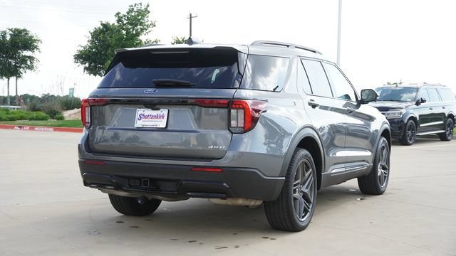 Used 2025 Ford Explorer ST-Line w/ ST-Line Street Pack AWD/4WD image 9