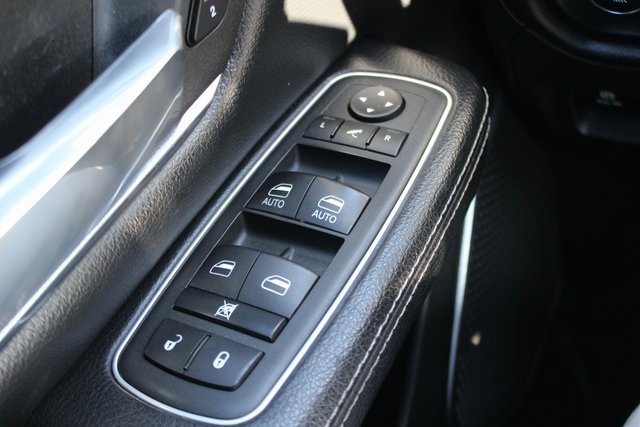 Used 2022 RAM 1500 Laramie w/ Sport Appearance Package image 19