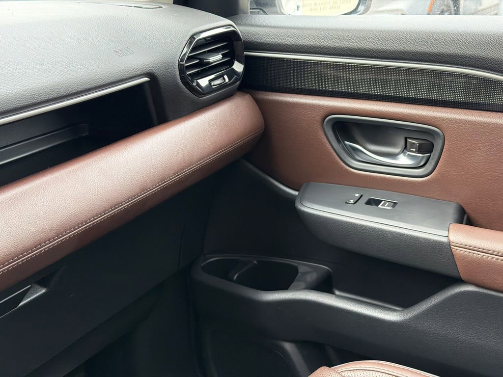 Used 2023 Honda Pilot Elite image 34