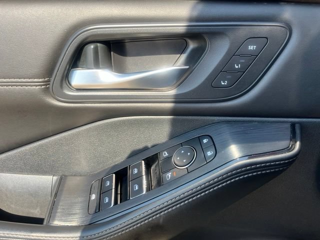 Used 2023 Nissan Rogue SL w/ SL Premium Package FWD image 11