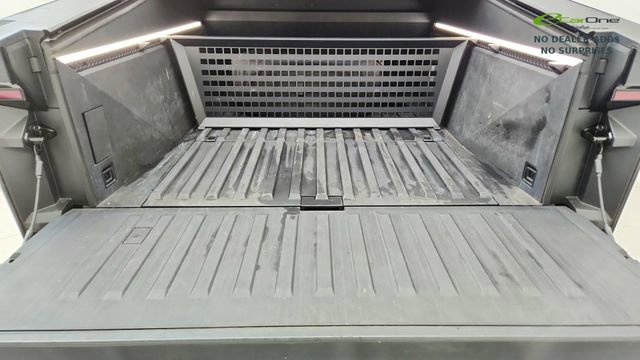 Used 2024 Tesla Cybertruck AWD Crew Cab image 14