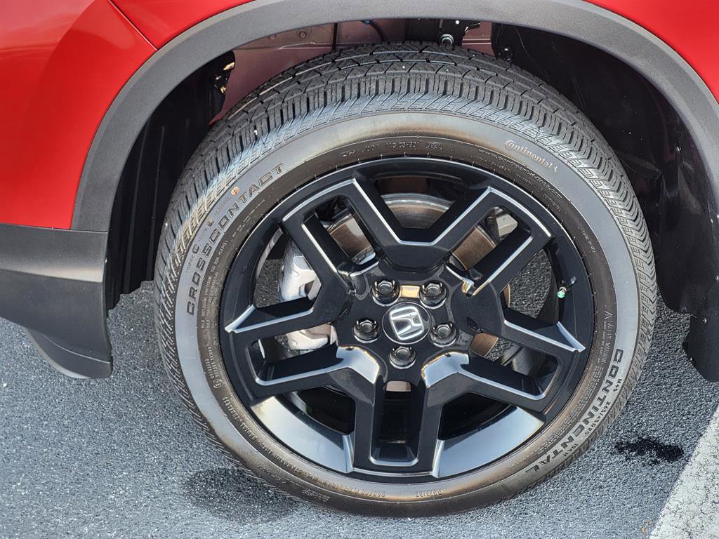 Certified 2025 Honda Passport Black Edition image 9