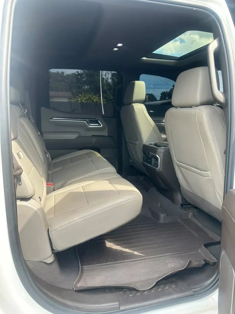 Used 2022 Chevrolet Silverado 1500 LTZ w/ LTZ Premium Package AWD/4WD image 13