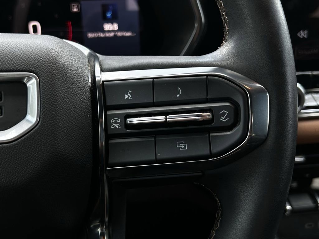 Used 2024 GMC Canyon AT4 AWD/4WD image 15