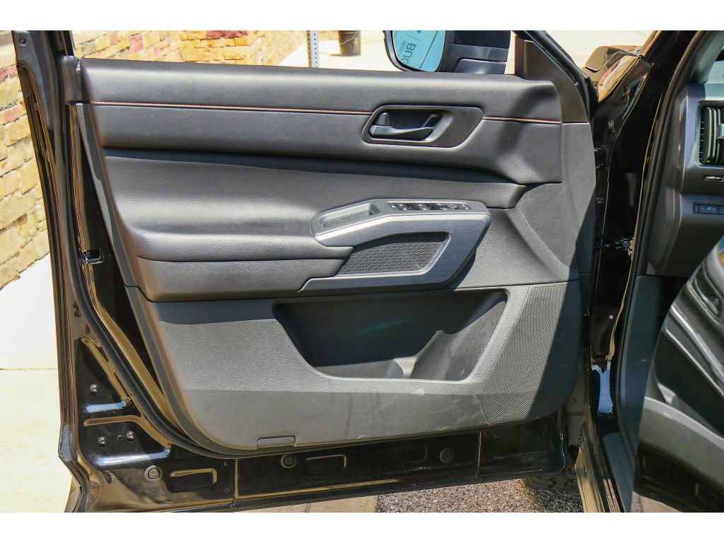 Used 2023 Nissan Pathfinder Rock Creek AWD/4WD image 9
