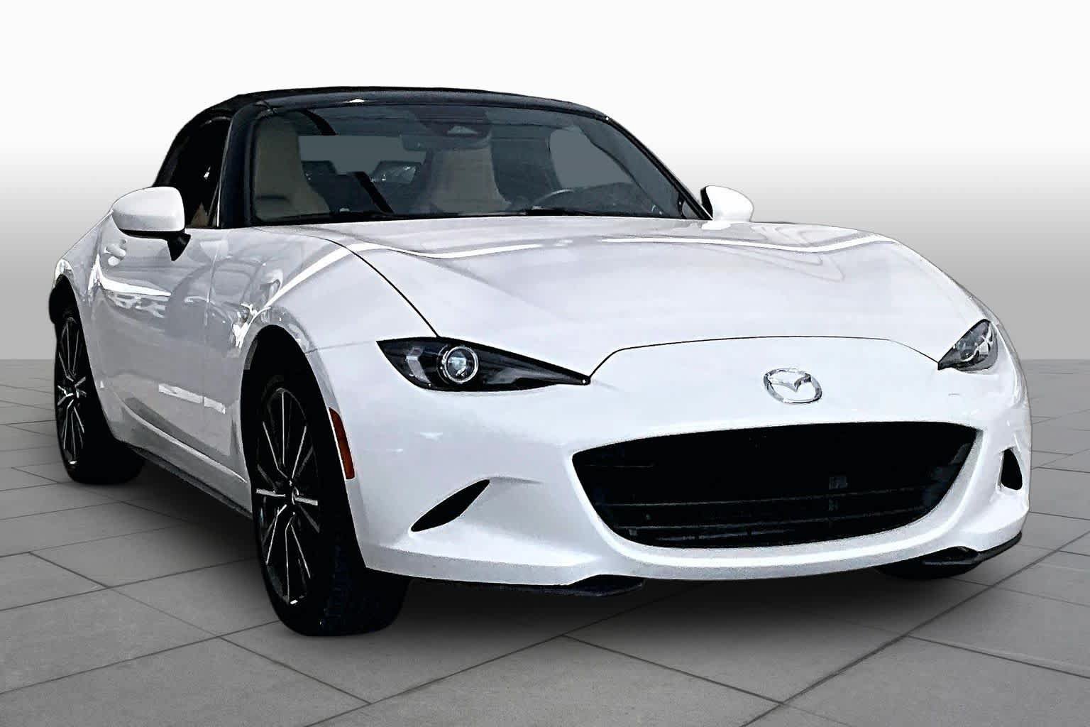 Used 2024 MAZDA MX-5 Miata Grand Touring RWD image 3