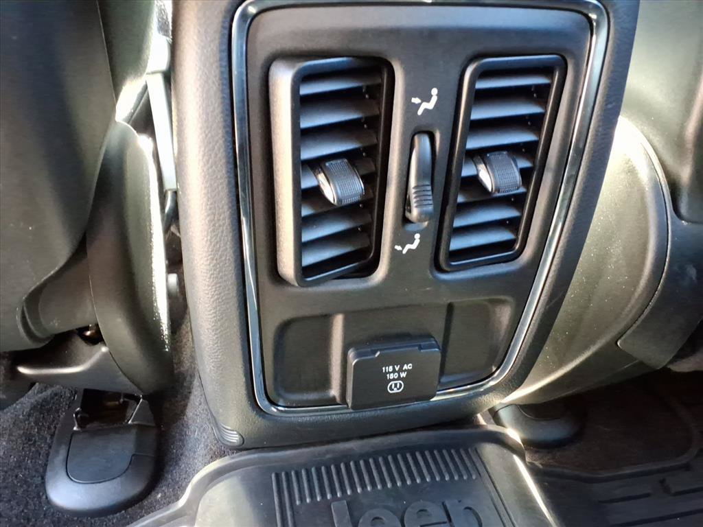 Used 2018 Jeep Grand Cherokee Altitude AWD/4WD image 15