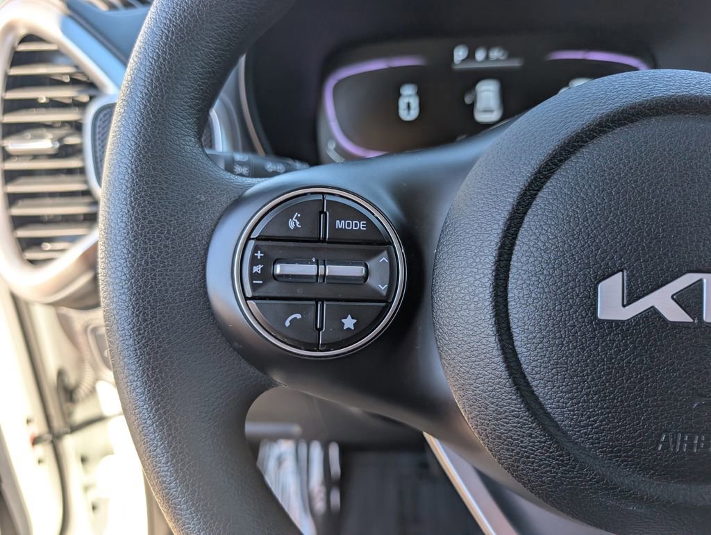 Certified 2025 Kia Soul LX image 23