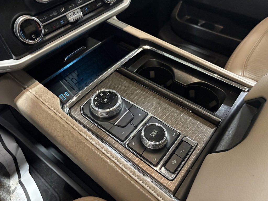 Used 2022 Ford Expedition Limited image 14
