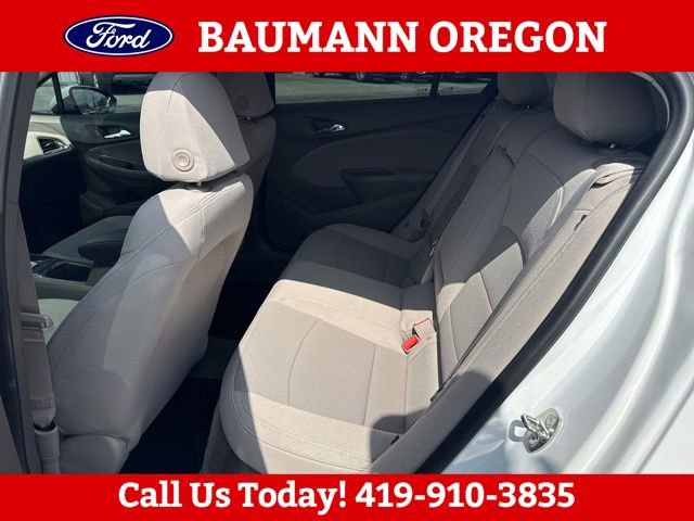 Used 2018 Chevrolet Cruze LT w/ Convenience Package FWD image 12