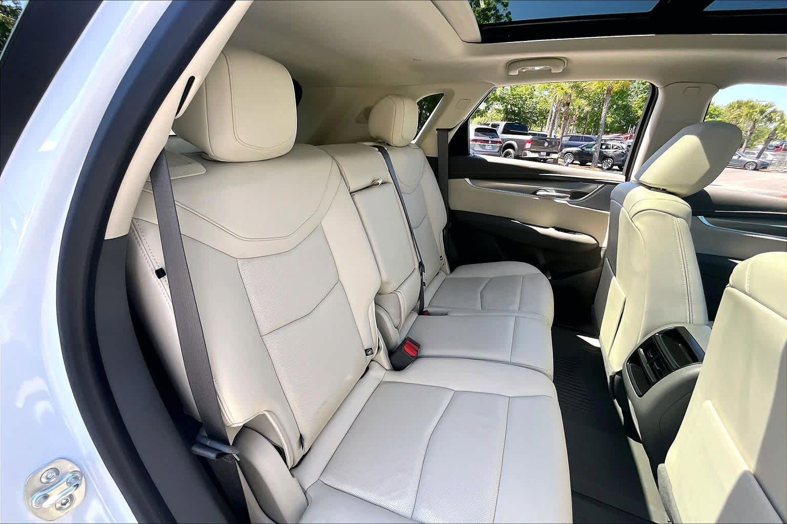 Used 2024 Cadillac XT5 Premium Luxury w/ Technology Package FWD image 21