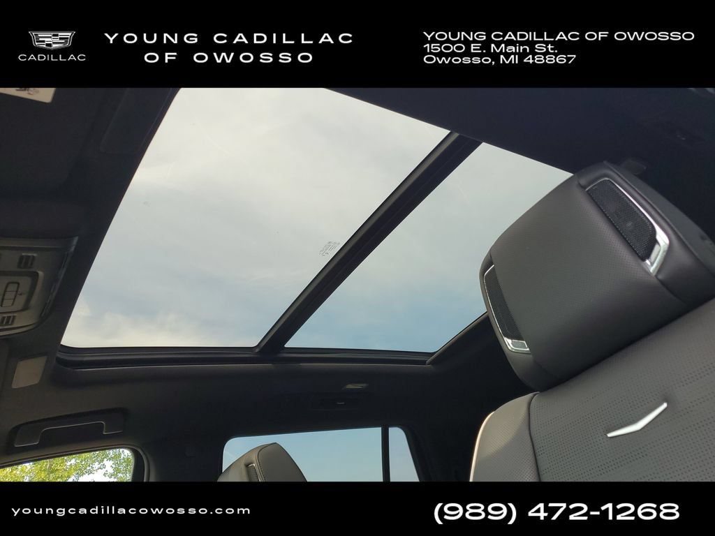 Used 2024 Cadillac Escalade Premium Luxury AWD/4WD image 9