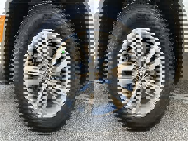 Used 2017 Volkswagen Tiguan S image 12