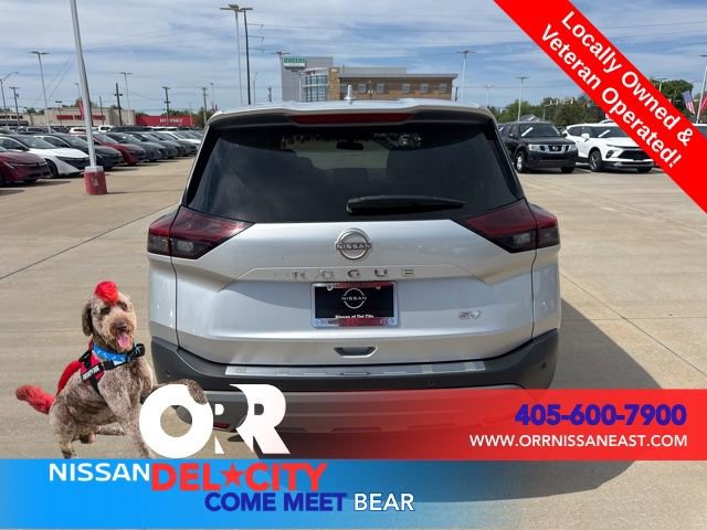 Used 2022 Nissan Rogue SV FWD image 4