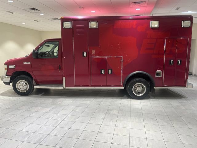 Used 2013 Ford E-450 and Econoline 450 Super Duty w/ Ambulance Prep Pkg RWD image 2