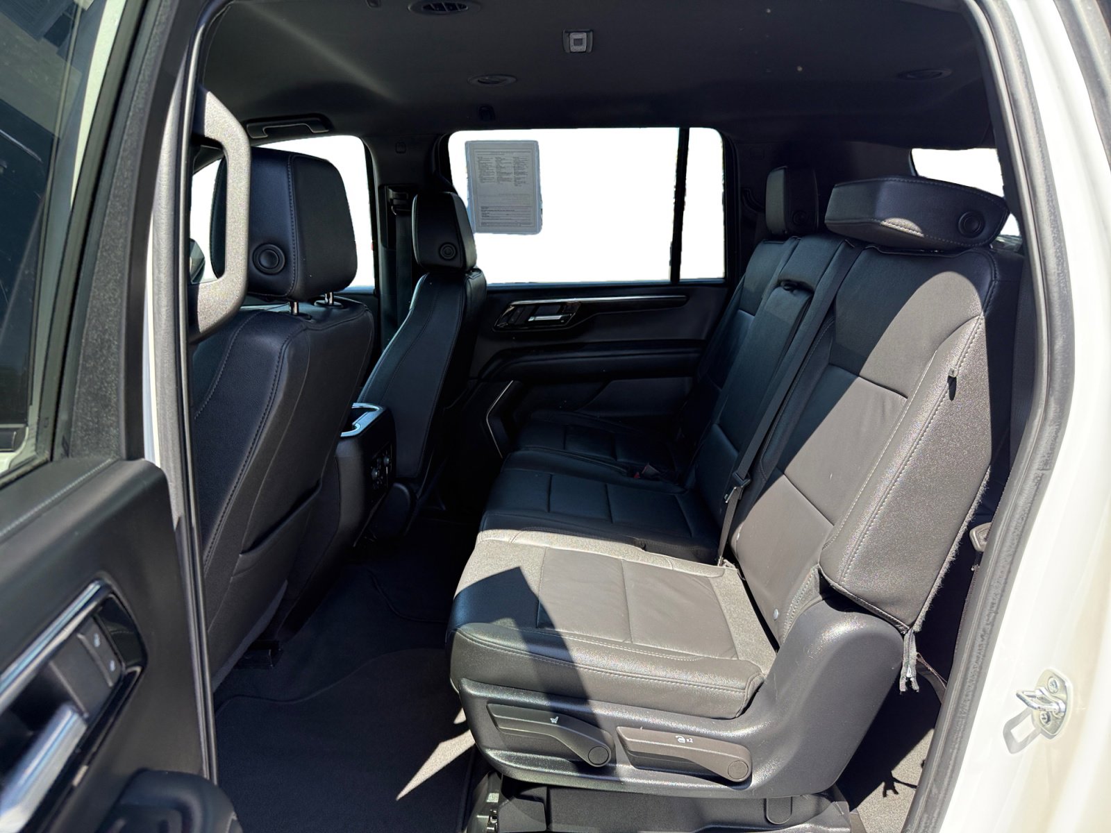 Used 2025 Chevrolet Suburban Z71 AWD/4WD image 16