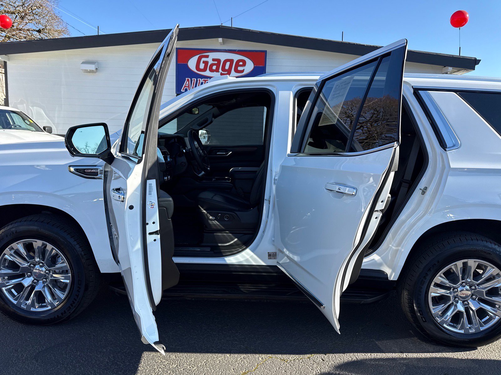 Used 2025 GMC Yukon Denali image 24