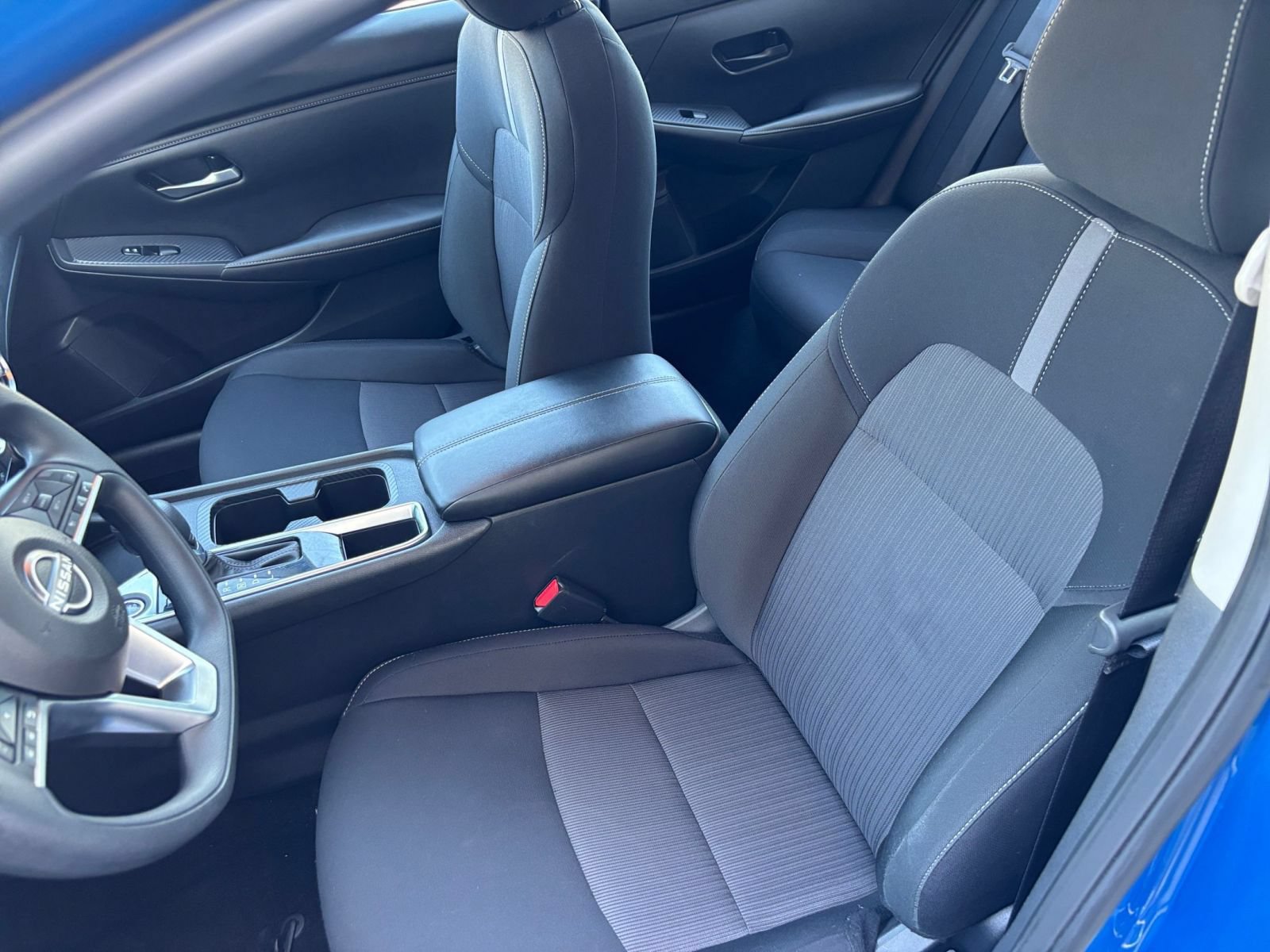 Used 2025 Nissan Sentra SV FWD image 34