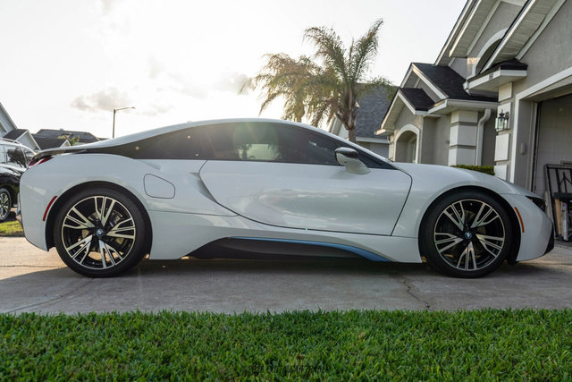 Used 2016 BMW i8 image 9
