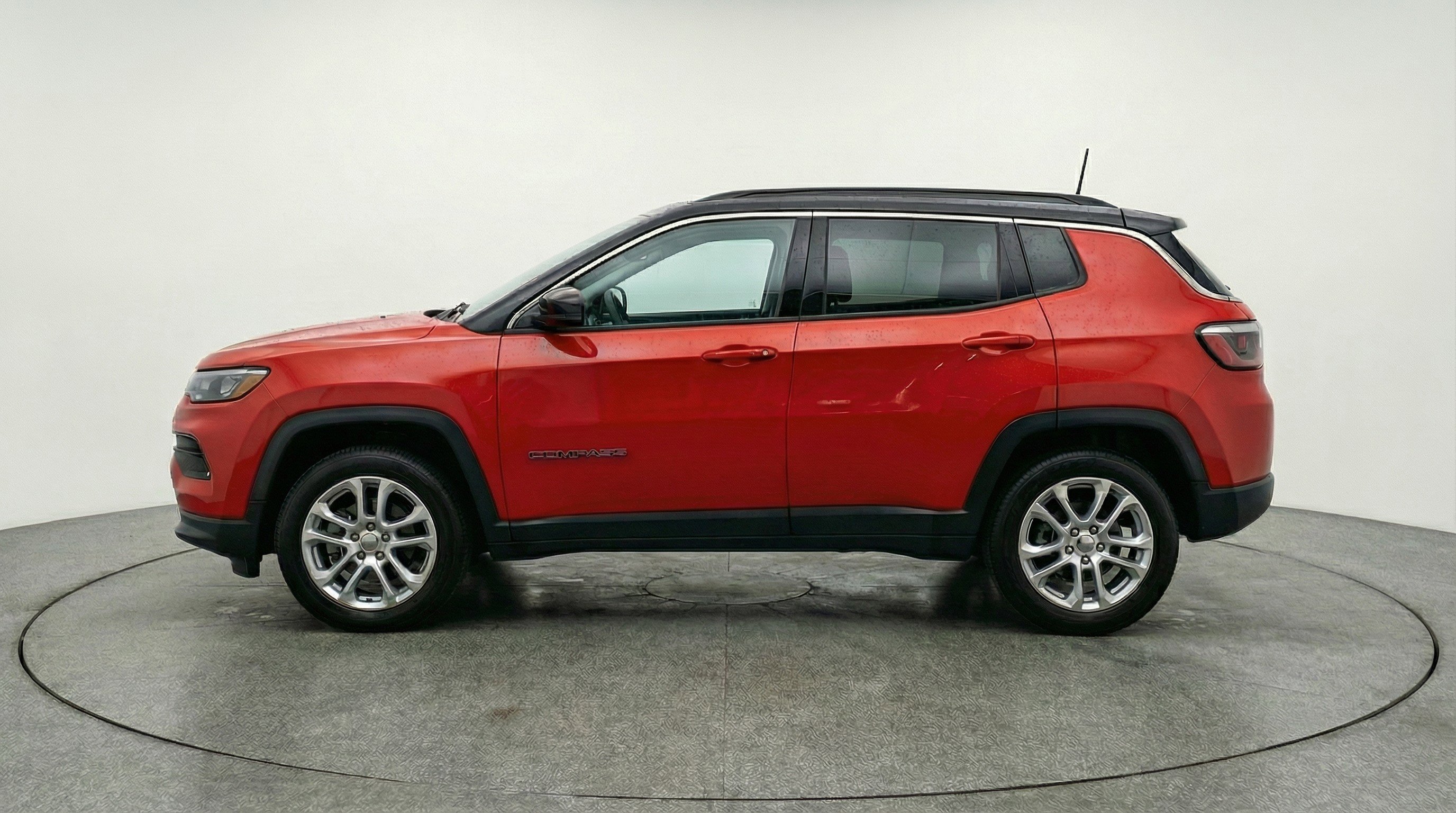 Used 2025 Jeep Compass Limited image 5