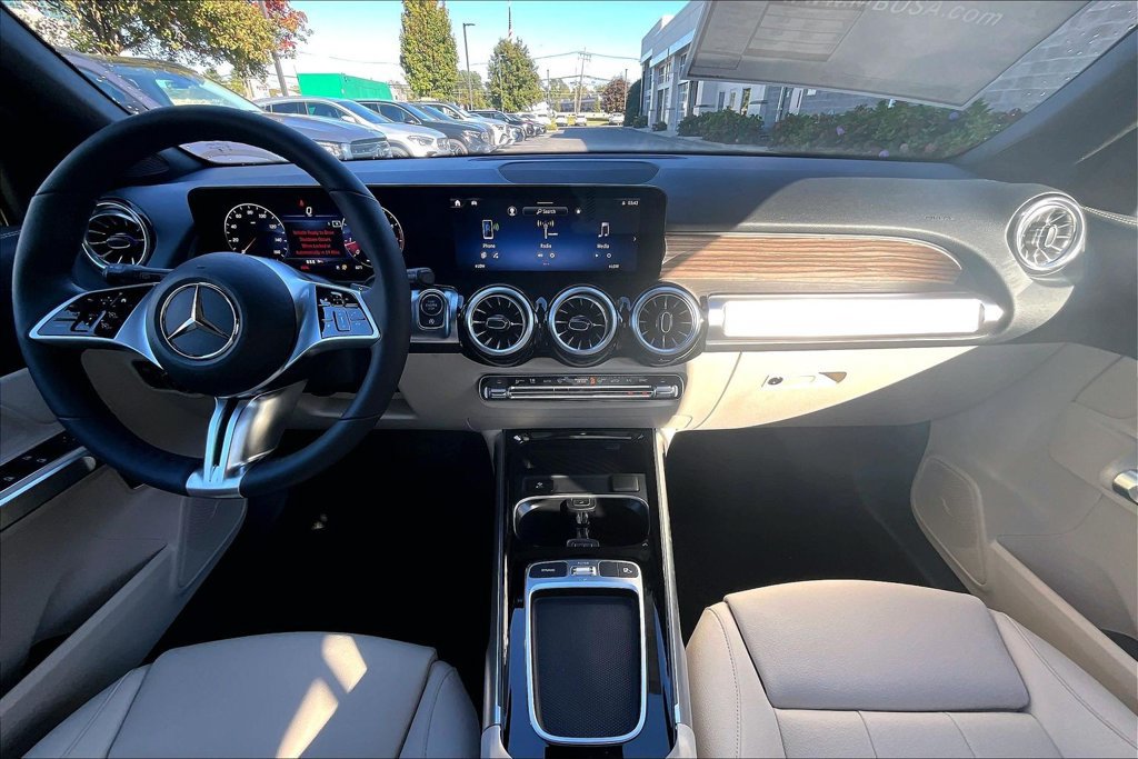 New 2026 Mercedes-Benz GLB 250 4MATIC image 5