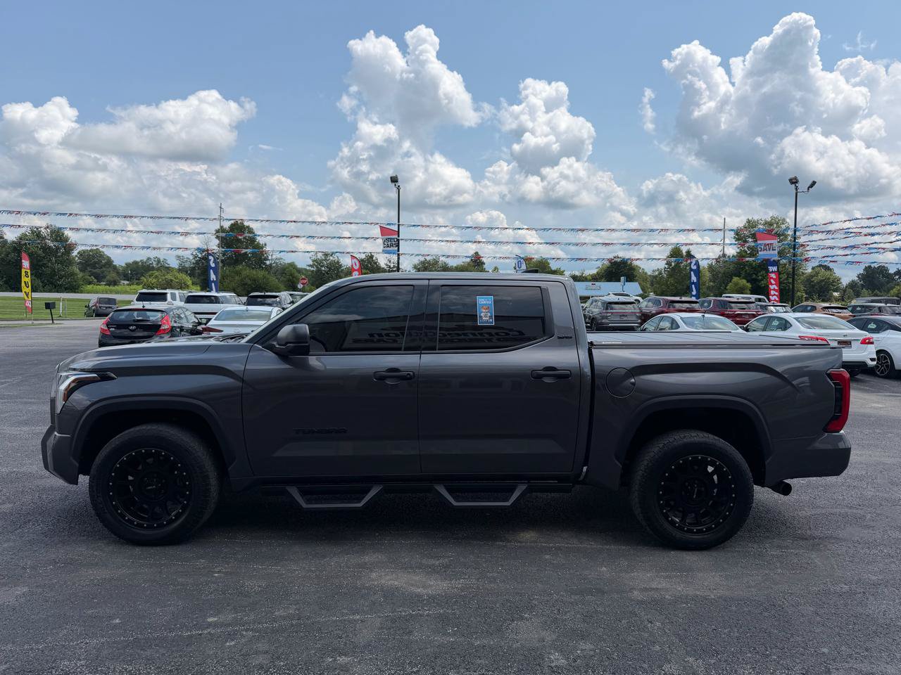 Used 2022 Toyota Tundra SR5 AWD/4WD image 8