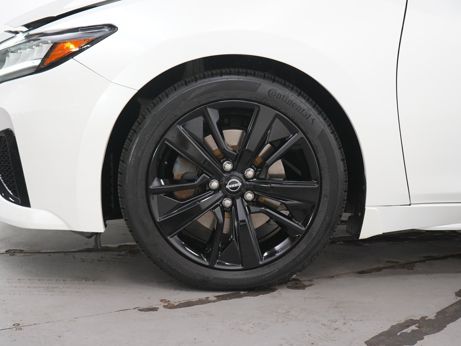Used 2023 Nissan Maxima SL FWD image 28