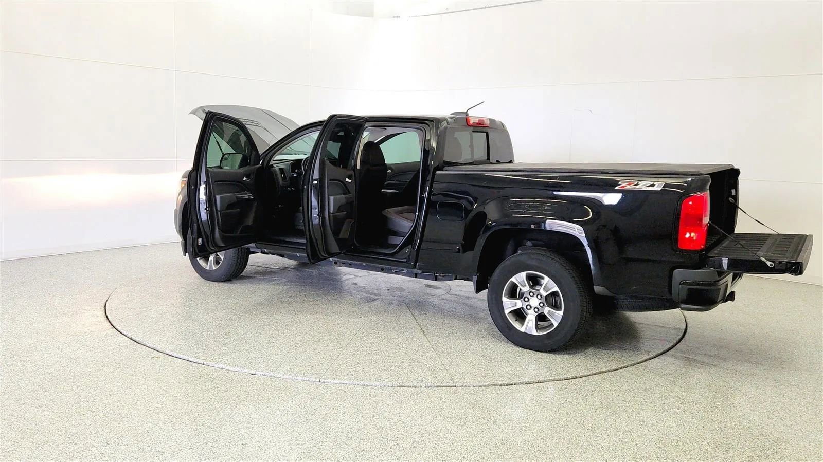 Used 2017 Chevrolet Colorado Z71 image 11