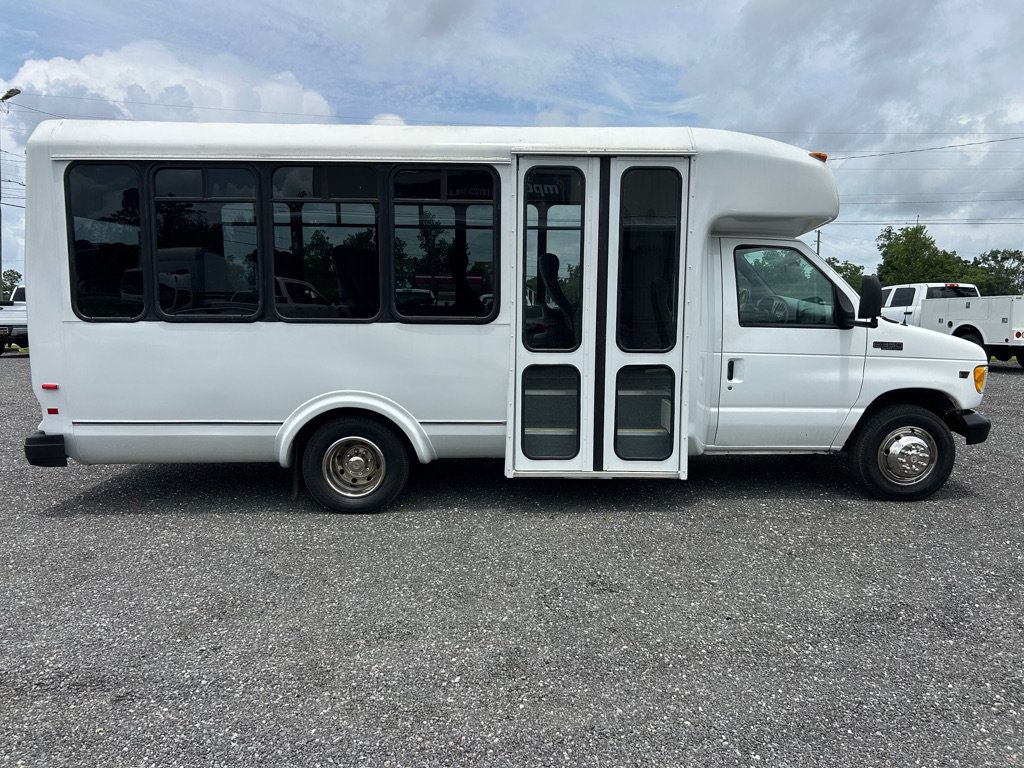 Used 2000 Ford E-350 and Econoline 350 Super Duty RWD image 4