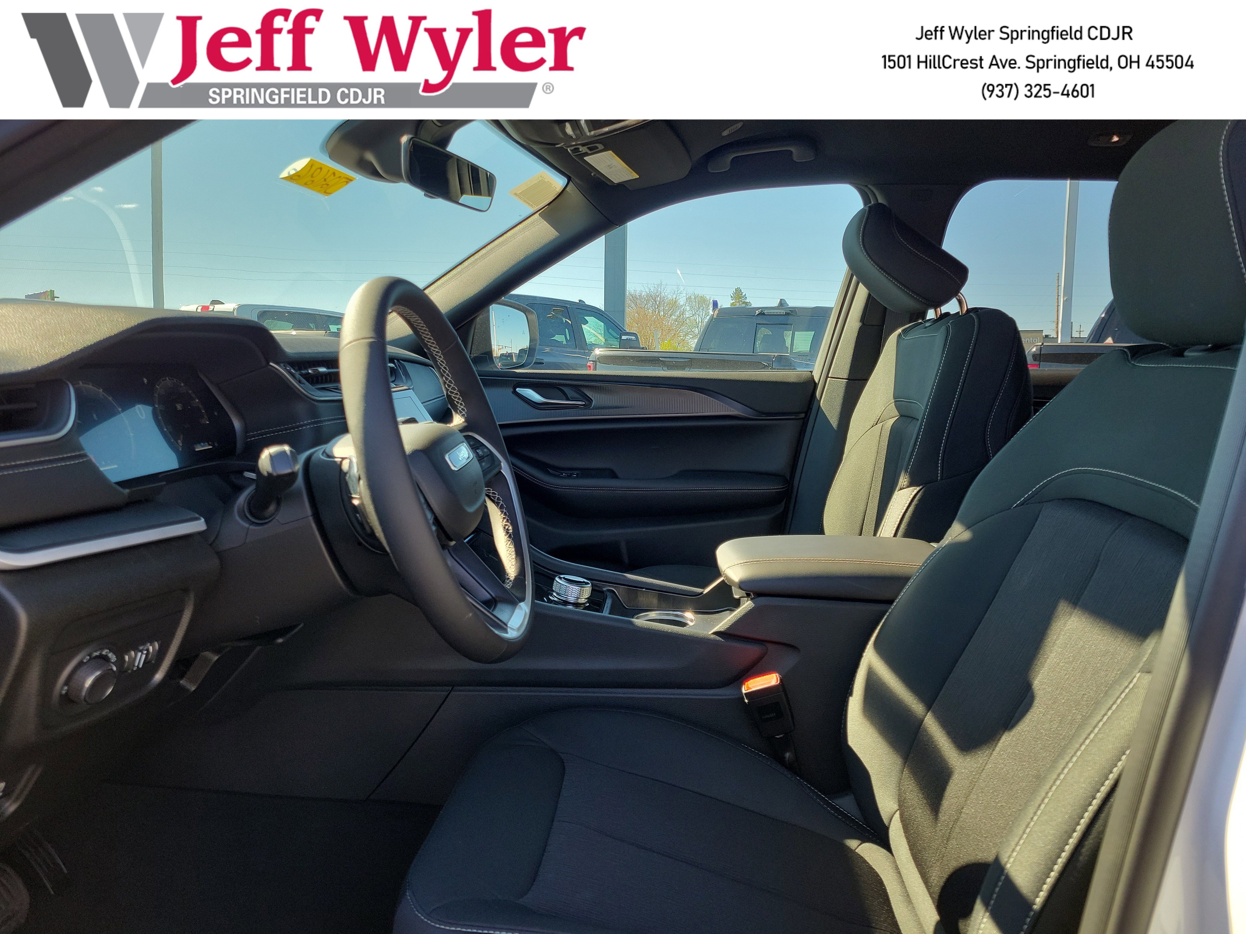 New 2026 Jeep Grand Cherokee Laredo image 15