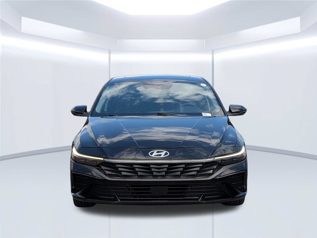 Used 2024 Hyundai Elantra Limited FWD image 11