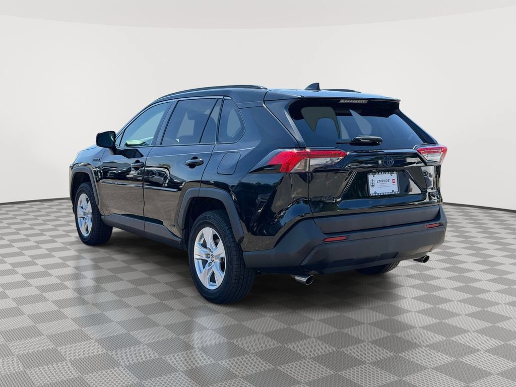 Used 2021 Toyota RAV4 LE AWD/4WD image 5