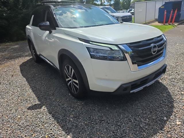 Used 2023 Nissan Pathfinder Platinum AWD/4WD image 15