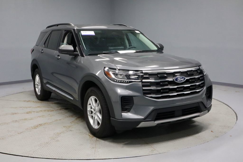 Certified 2025 Ford Explorer Active AWD/4WD image 1