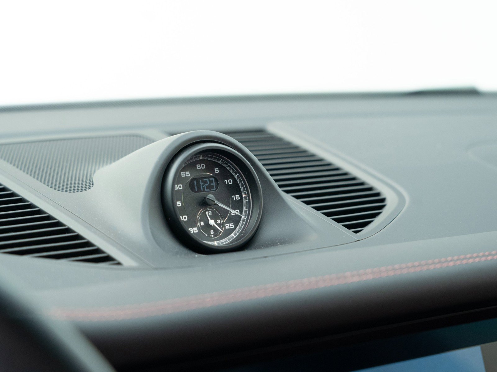 Certified 2024 Porsche Macan S image 24