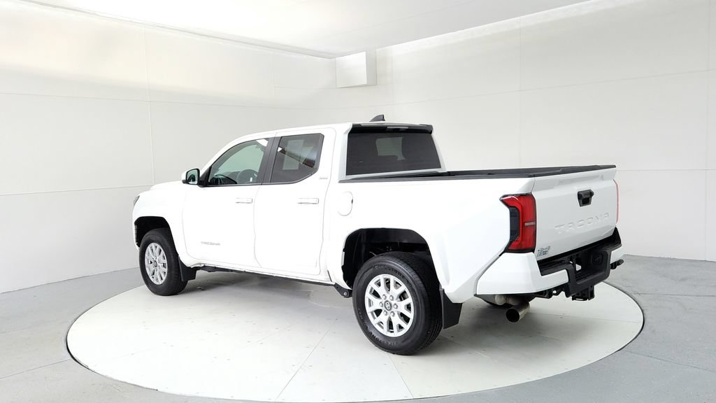 Certified 2024 Toyota Tacoma SR5 AWD/4WD image 4