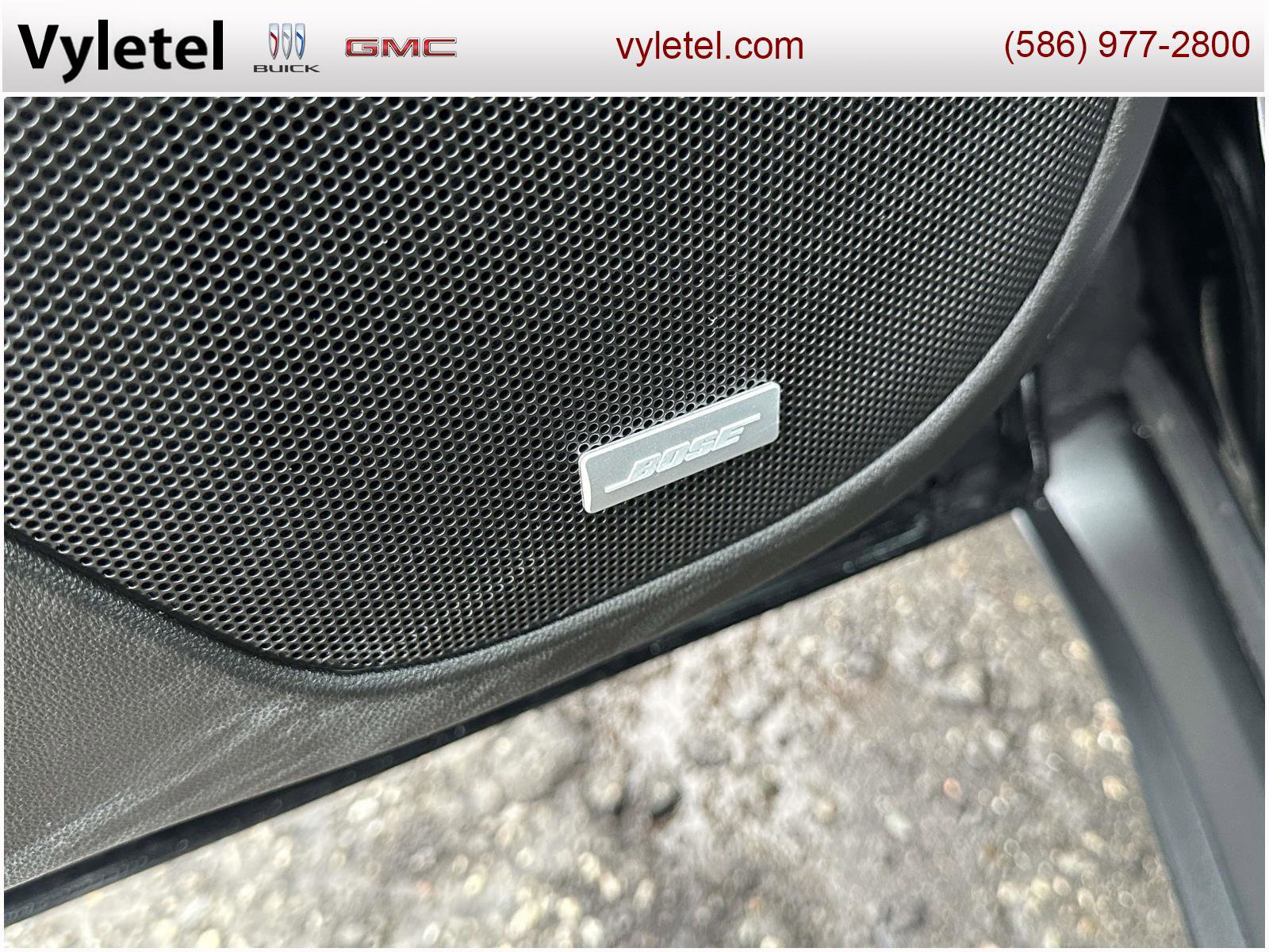 Used 2023 GMC Acadia AT4 w/ Technology Package image 18