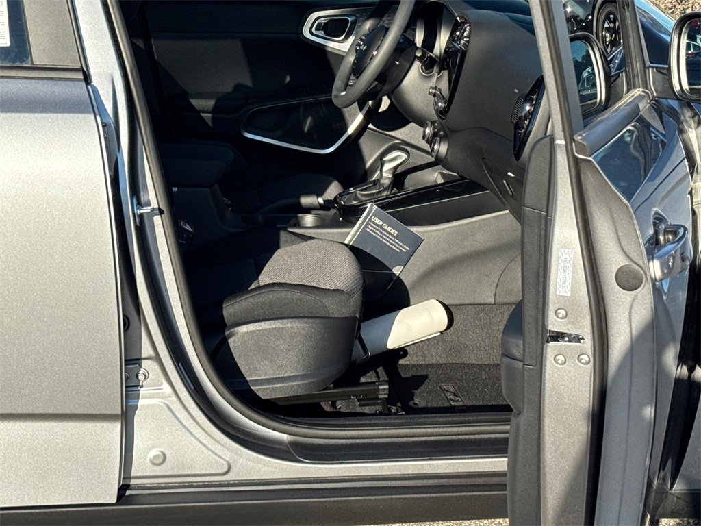 New 2025 Kia Soul S image 13