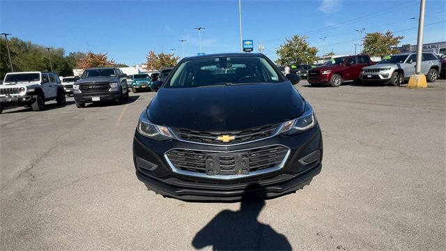 Used 2017 Chevrolet Cruze Premier image 3