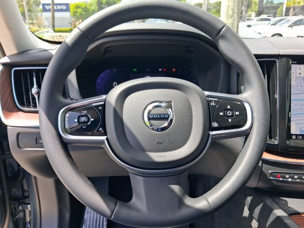 Used 2024 Volvo XC60 B5 Plus w/ Protection Package Premier AWD/4WD image 17