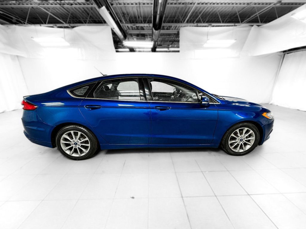 Used 2017 Ford Fusion SE image 7