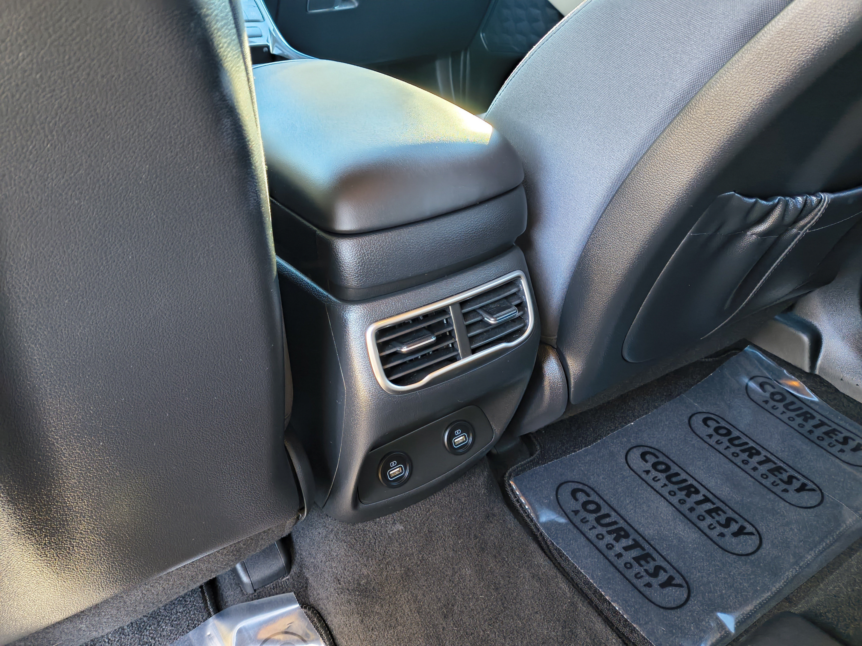 Certified 2023 Hyundai Santa Fe SEL AWD/4WD image 15