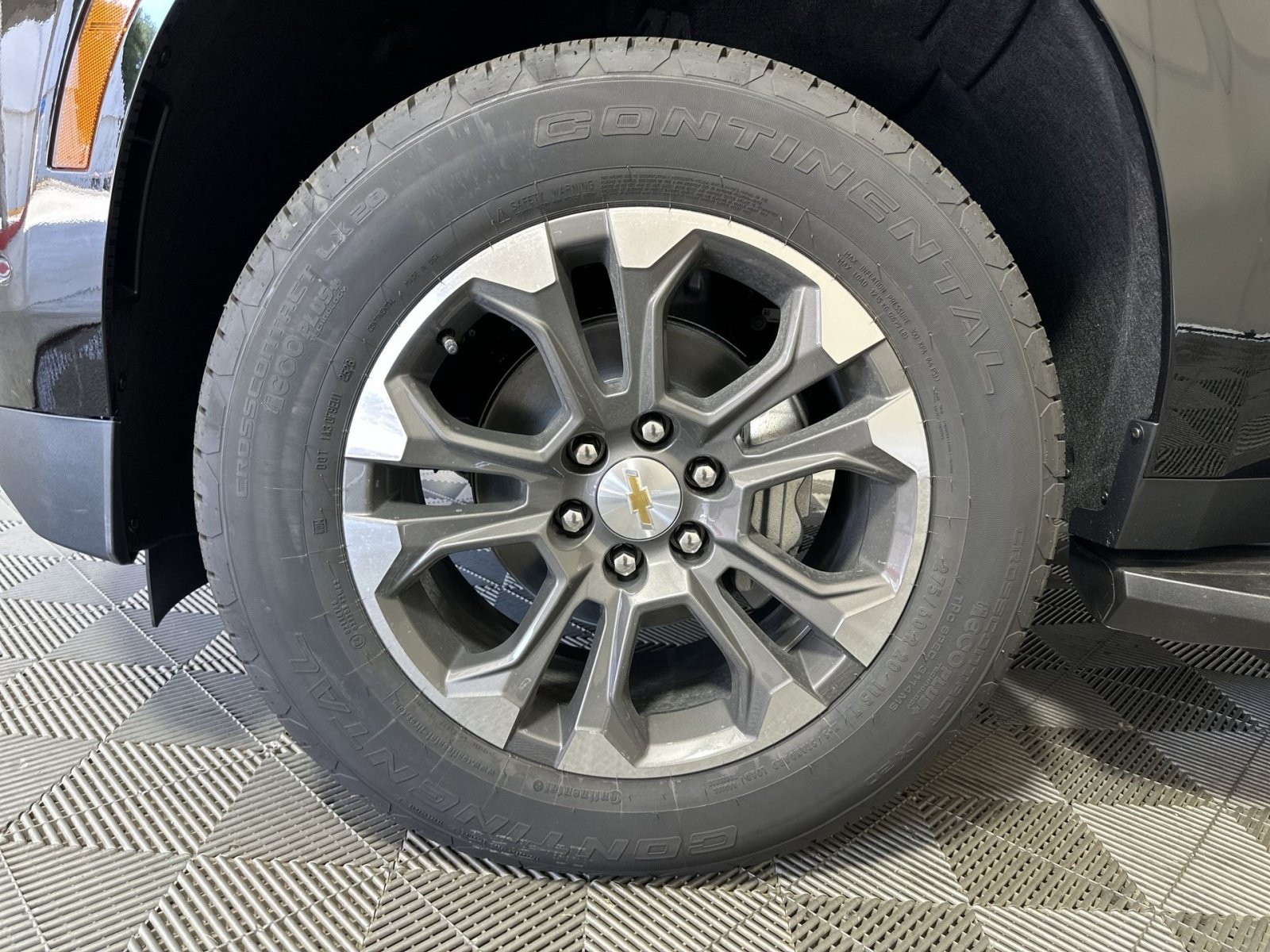 New 2026 Chevrolet Suburban LT w/ Advanced Technology Package AWD/4WD image 12