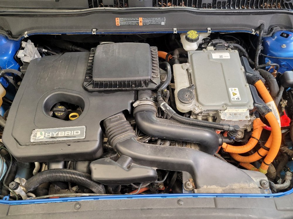 Used 2020 Ford Fusion SE image 30